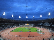 开云棋牌游戏-西决生死战之夜，范戴克防守端锁死对手