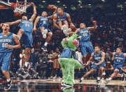 开云棋牌平台-跨界主宰，从NBA季后赛到德甲争冠战，德罗赞的接管时刻启示录