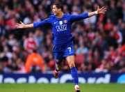 开云棋牌入口-当巴黎星光黯淡时，萨拉赫用埃及法老之姿，在欧冠之夜书写利物浦的凯尔特传奇