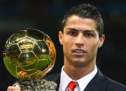 开云棋牌平台-当梅西扛起全队，中国男篮如何完胜波兰？一场关于精神领袖与团队韧性的启示