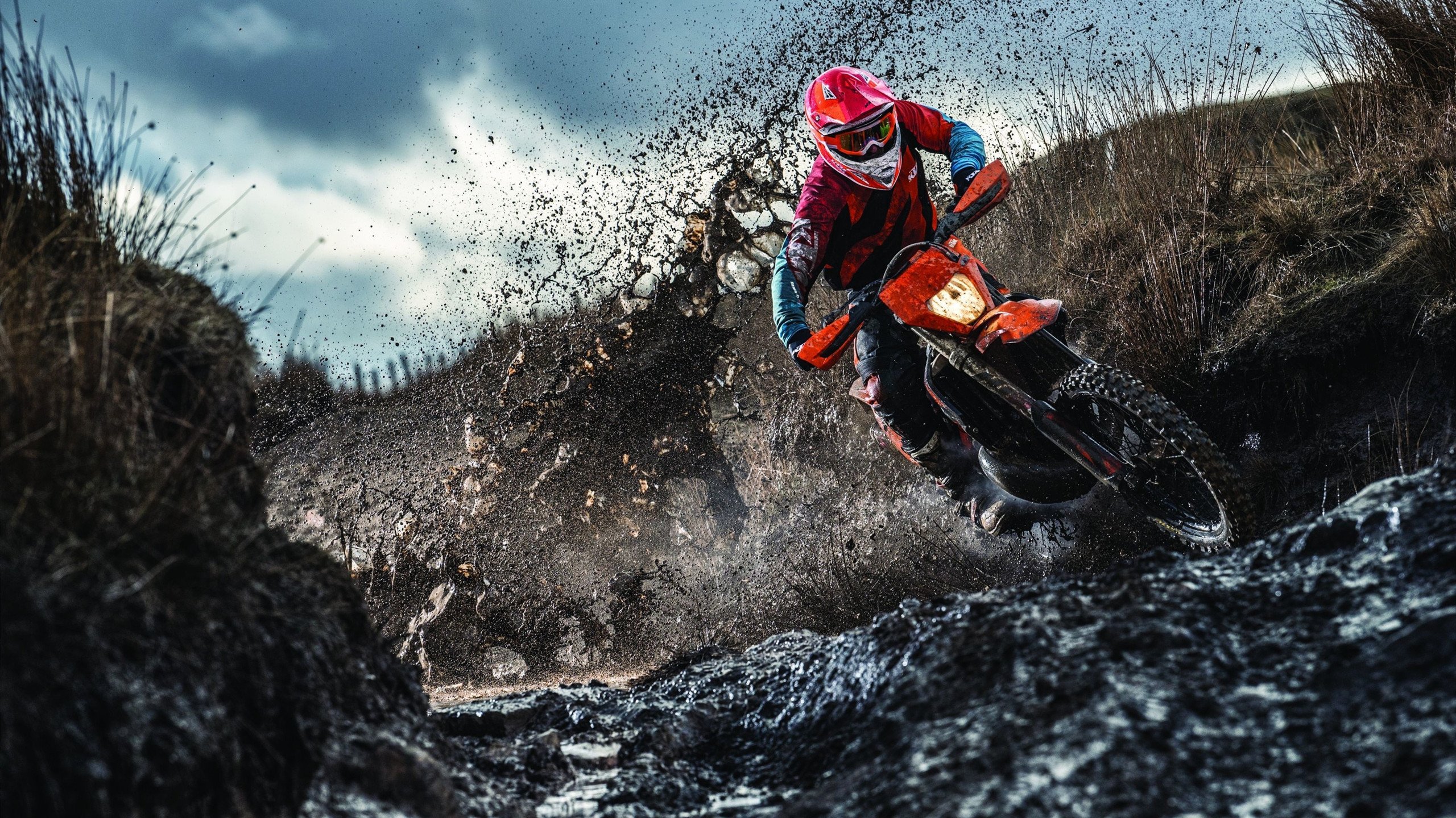 英超争冠之夜，卡塞米罗防守端锁死对手，铸就冠军基石