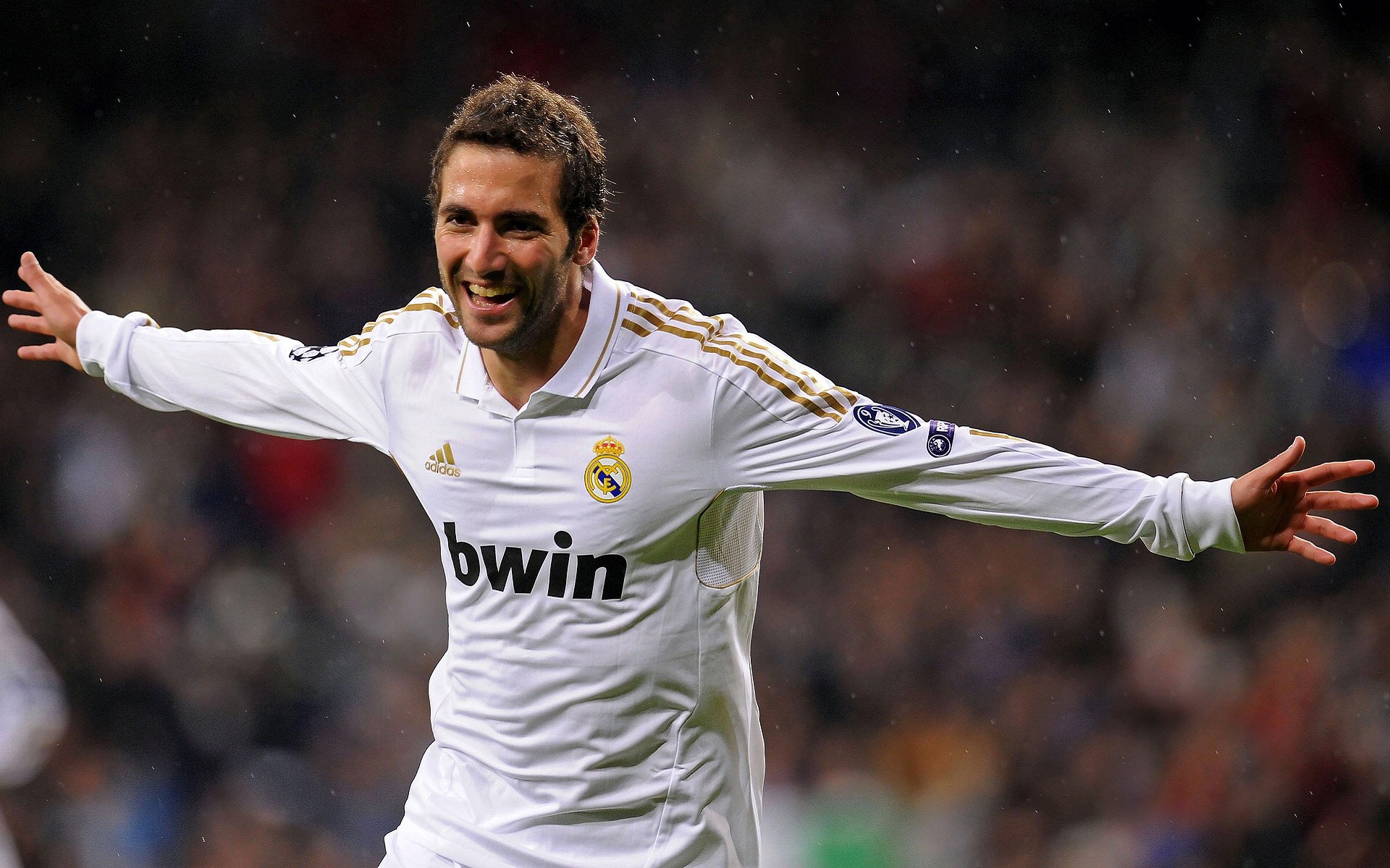 双线奇迹，切尔西关键战突围加拿大，穆勒在F1街道赛接管比赛