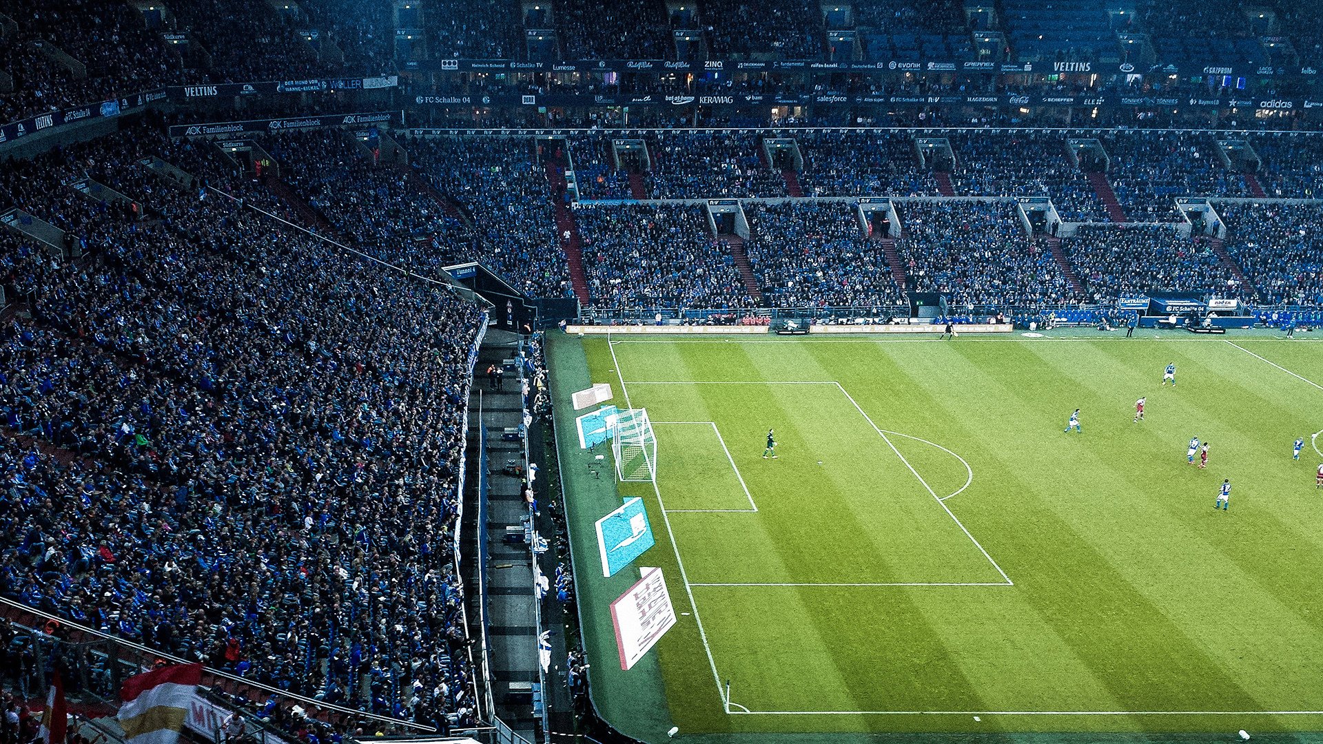 跨洋对决，锡安统治全场，湖人完胜山东队背后的篮球全球化新篇章